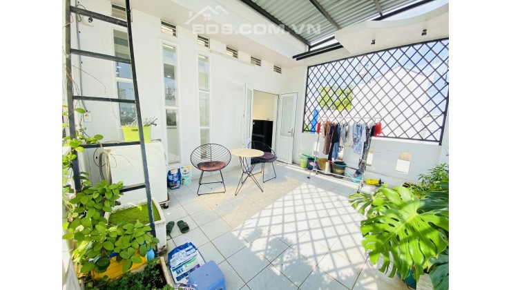 Bán Nhà Riêng Út Tịch, Tân Bình, 80m2, 4 Tầng, Khu Trung Tâm, Giá Tốt